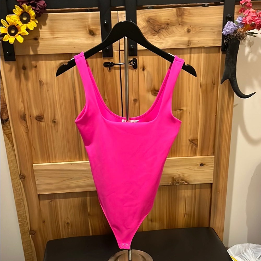 Good American Neon Hot Pink Scoop Neck Bodysuit